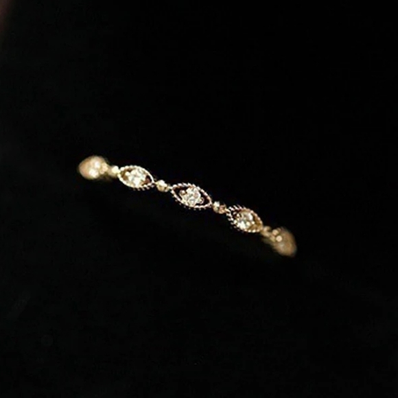 Art Deco Milgrain Stackable Eternity 18K Gold Ring - Picture 2 of 6